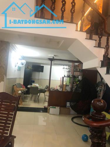 nhà 4x18m trệt 2 lầu st Đường 13 Phường Tân kiểng Q7