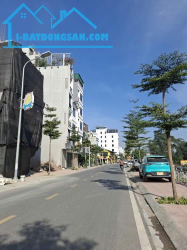 Nhà đẹp 5 tầng Yên Ngưu – Ngọc Hồi 40m mới koong gần ô tô giá tốt 7.5 tỷ