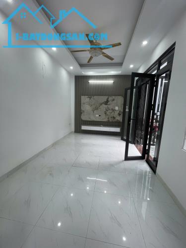 BÁN NHÀ ĐẸP ĐỨC GIANG - LONG BIÊN - 5 TẦNG XÂY MỚI - NỘI THẤT CƠ BẢN