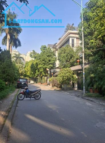 Biệt thự trục đường đôi KĐT Xala 225m2-4 tầng mặt tiền 11m ở thoáng mát yên tĩnh,54,5 tỷ