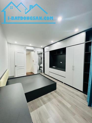 🔥 Bán Nhà Nguyễn Trãi, 10m Ra Mặt Phố, Hàng Xóm Royal, Full Nội Thất, Ở Luôn, DT 32m2, 5T