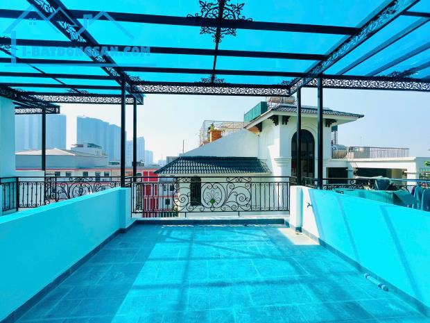 Hot Hot! Chỉ 11 tỷ - lô góc - ô tô vào - nhà mới 42m2x7T thang máy, hàng xóm KĐT Ciputra
