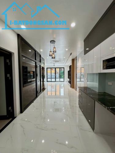 NHÀ 7 TẦNG – THANG MÁY – 10M RA HỒ TÂY – NỘI THẤT CHÂU ÂU – ĐẸP KHÔNG TÌ VẾT