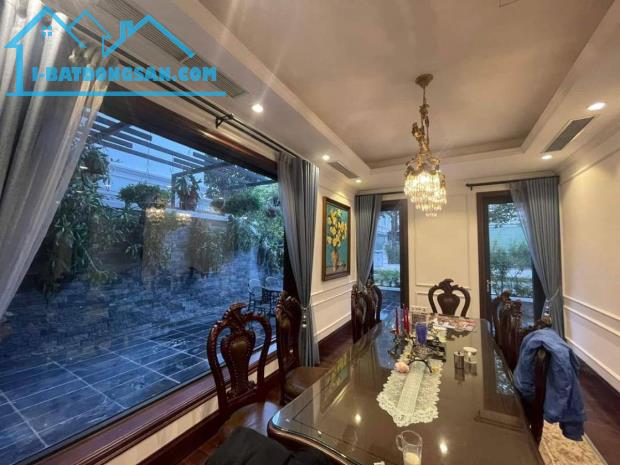 BIỆT THỰ KHU T, CIPUTRA, TÂY HỒ-VỈA HÈ-KD-Ô TÔ:305/335M X4T, MT 16M, GIÁ 136,8 TỶ.