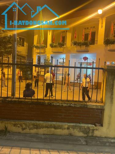 BÁN NHÀ ĐẸP ĐỨC GIANG LONG BIÊN - LÔ GÓC - NGÕ NÔNG - Ô TÔ TRÁNH GẦN.