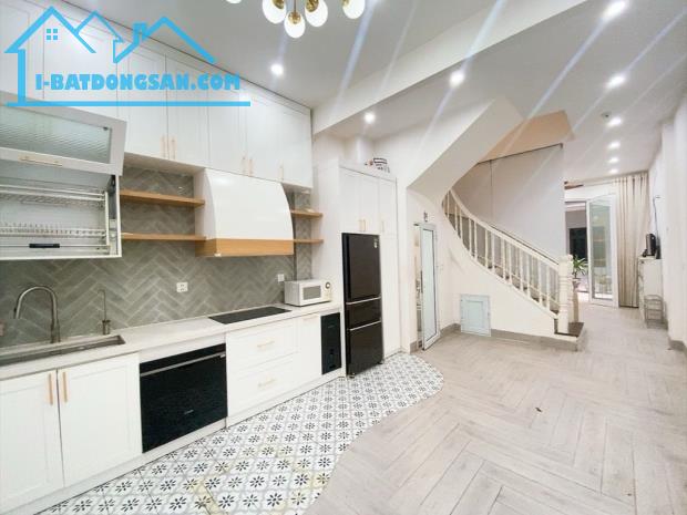 BÁN NHÀ ĐẸP NHƯ MỚI, 40M2, 4PN, 3WC,VĂN QUÁN, HÀ ĐÔNG, 15,8TỶ