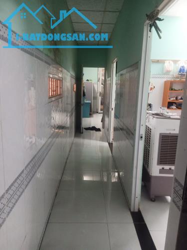 Nhà đường Long Phước, Thủ Đức, 109m, ngang 5,6m, ba gác, chỉ 2,9 tỷ.