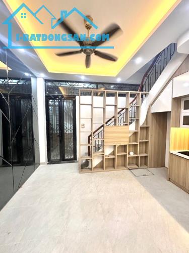 hoàng hoa thám 25m x4 tầng 6,89 tỷ 10m ô tô,20m ra phố,2 mặt ngõ,nhà đẹp