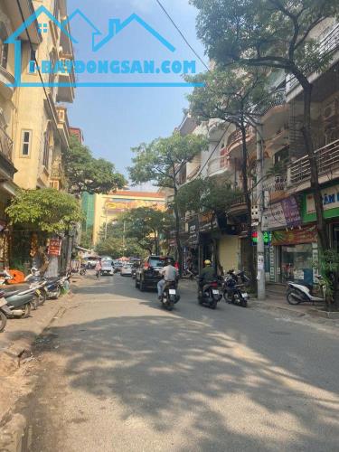 Bán gấp nhà 4 tầng mặt phố Lê Hồng Phong, 60m2, mặt tiền 4,7m, vị trí đẹp, kinh doanh sầm
