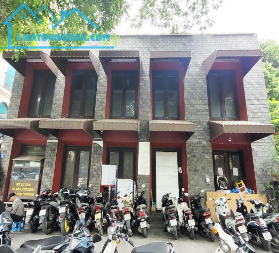 Bán Nhà Mặt Phố Trần Huy Liệu, Ba Đình DT 165m2 x MT:8,8m. Giá Rẻ.