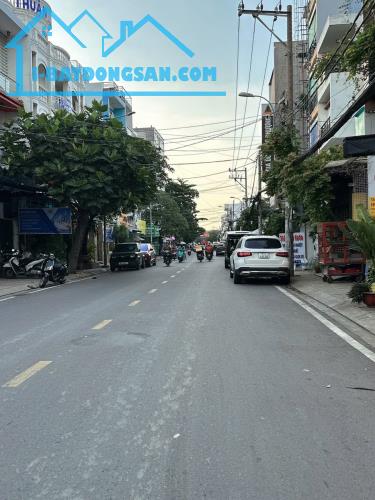 Bán nhà 5 tầng đẹp hẻm 220 Nguyễn Văn Khối 80m2 view GÓC KD tốt tặng nội thất chỉ 17 tỷ.