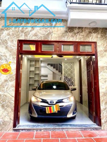 BÁN NHÀ ĐẸP KENG PHỐ TRẠM LONG BIÊN - Ô TÔ VÀO NHÀ - LÔ GÓC - CỰC HIẾM.