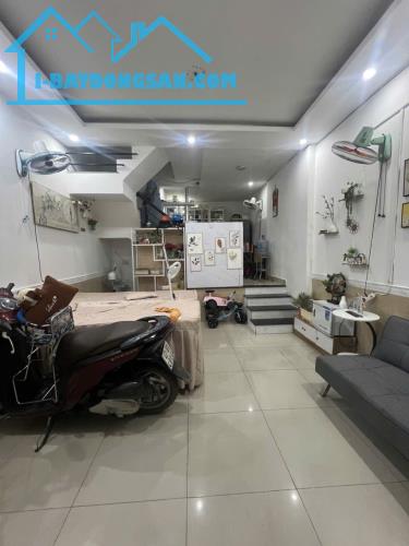 Nhà kiên cố xe hơi đỗ cửa, đối diện Hồ Bơi Tây Thạnh, 4.45 tỷ