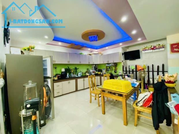 Nhà 5 tầng hẻm 993 Phạm Văn Bạch ngang 6m 122m2 10PN vừa ở vừa KD gần chợ 14.5 tỷ.