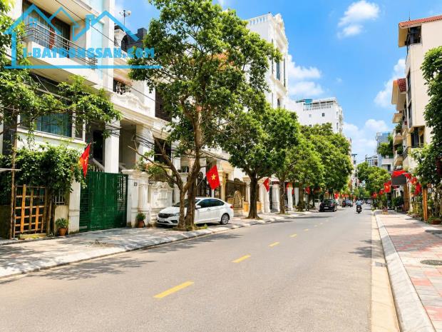 Bán biệt thự Đơn Lập 3 Tầng DT 160 M ngang 8 Đông Hải Hải An