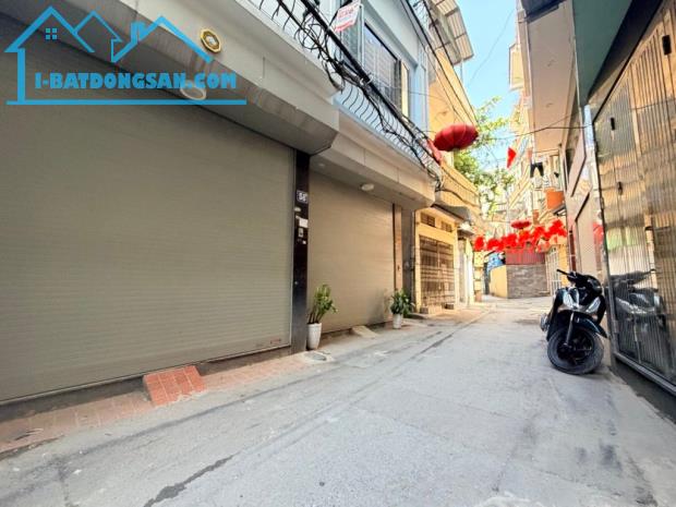 Nhà đẹp Lạc Long Quân 45m x 5T, Ngõ thông, Ô tô, Kinh doanh, Dân xây. 11 tỷ