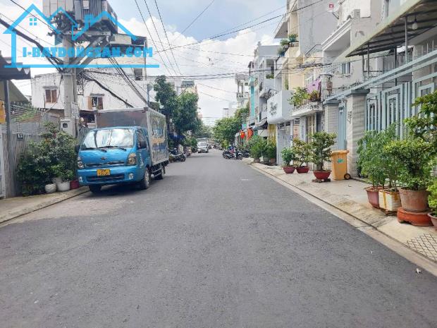 Bán căn hộ dịch vụ 4 tầng đường số 53, Tân Thuận (Tân Quy cũ), Quận 7. 113.5m2 giá 21.5 tỷ
