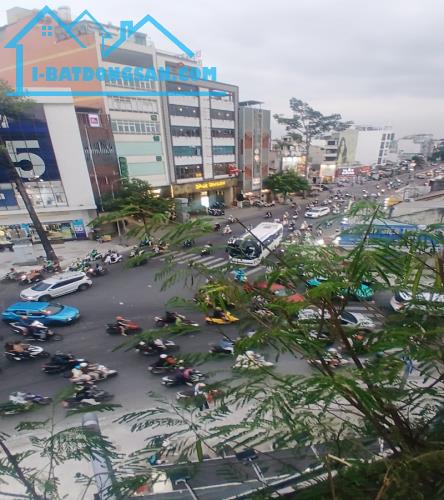 Bán căn hộ CC mặt tiền Trần Phú ngay ngã 4 Nguyễn Tri Phương, P7, Q5, 59m2, 2 tầng