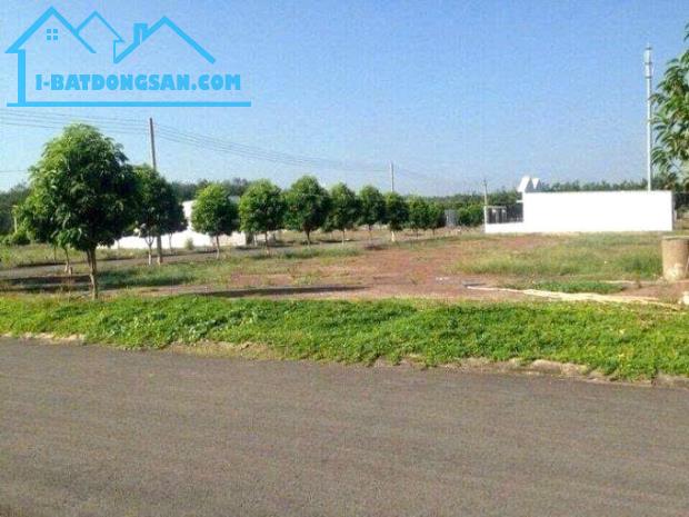 NỢ TIỀN BÁN GẤP 210M2 ĐẤT THỔ CƯ NGAY KCN, SỔ RIÊNG SÁT CHỢ, TR HỌC DÂN Ở ĐÔNG. GIÁ 290TR