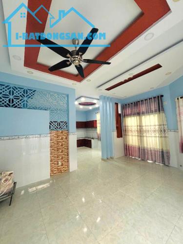 BÁN NHÀ ĐẸP CẠNH TỈN.H LỘ 10 - KHU TÊN LỬ.A - HẺM XE HƠI - NGANG KHỦNG 7M
