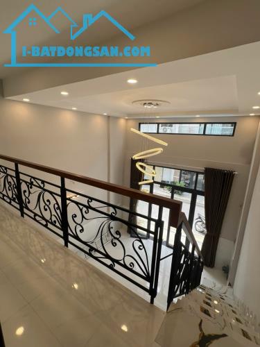 BÁN NHÀ 2 TẦNG (5X10) MẶT TIỀN ĐƯỜNG SỐ 5 SÁT CHỢ TÂN MỸ, QUẬN 7 - Giá chỉ 12.8 tỷ