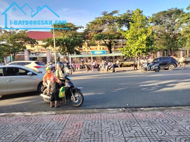 Hiếm, Mặt tiền Lê Hữu Kiều, Phú Mỹ, Vũng Tàu 5*25, Full Tc, chỉ 3.1T