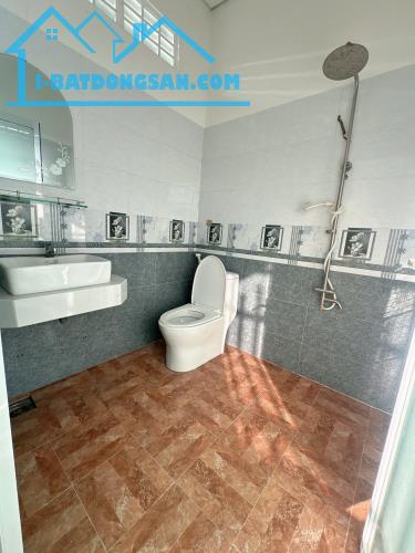 Bán nhà mới Phú Tân cách ĐL Đồng Khởi 300m.Gía 2,8 tỷ