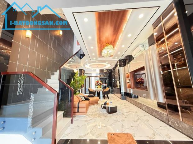 Nhà mới lung linh 4 tầng (5x18) mặt tiên đường số 5B Tân Mỹ Q7 - view kênh đào giá 16 tỷ