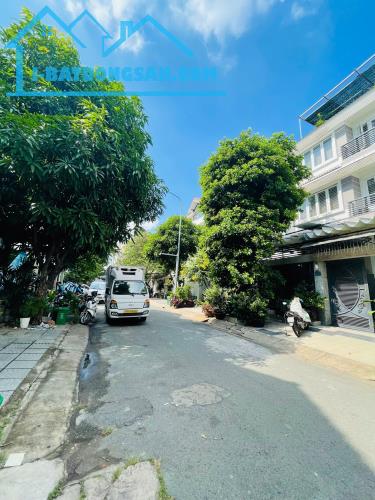 Bán Biệt Thự Đẹp Khu 280 Lương Định Của,Q2 DT:140m2(7mx20m) 1 Trệt 2 Lầu Áp Mái-Giá 40 Tỷ