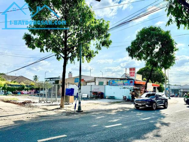 Bán đất mặt tiền Nguyễn Thành Phương P.Thống Nhất. ngang 15m 500m sổ thổ cư. Giá 32 tỷ TL