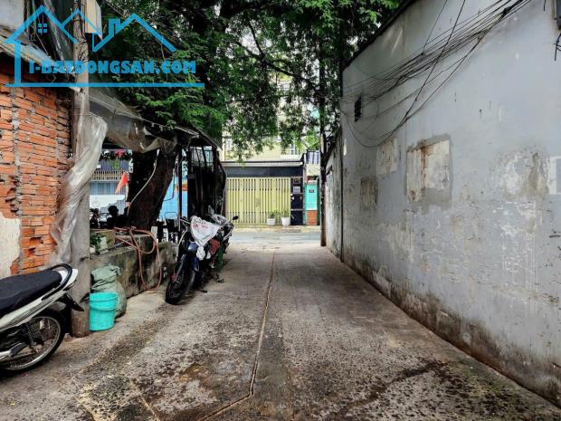 GÒ VẤP, BÁN NHÀ C4 SÁT MẶT TIỀN LÊ LAI P3 DT 8.2x18m 180m2