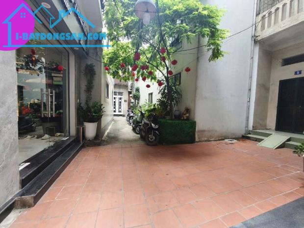 Bán nhà Khu Phân Lô 157 Pháo đài Láng, 60m2* 5T, Lô Góc. KD VP.