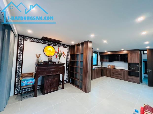 Bán nhà phân lô Nguyễn Khang, Cầu Giấy 9 tầng - thông sàn, có gara ô tô. Giá chỉ 35 tỷ
