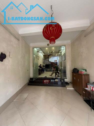 Hiếm nhà đẹp 5 tầng mặt phố Bà Triệu, 72m2, mặt tiền rộng 4m, vị trí đẹp, kinh doanh tốt,