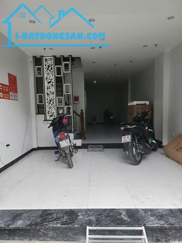 BÁN NHÀ ĐƯỜNG CẦU GIẤY, DT 55M, 5 TẦNG, MT 5.1M, NỞ HẬU, GIÁ CHÀO 10.8 TỶ