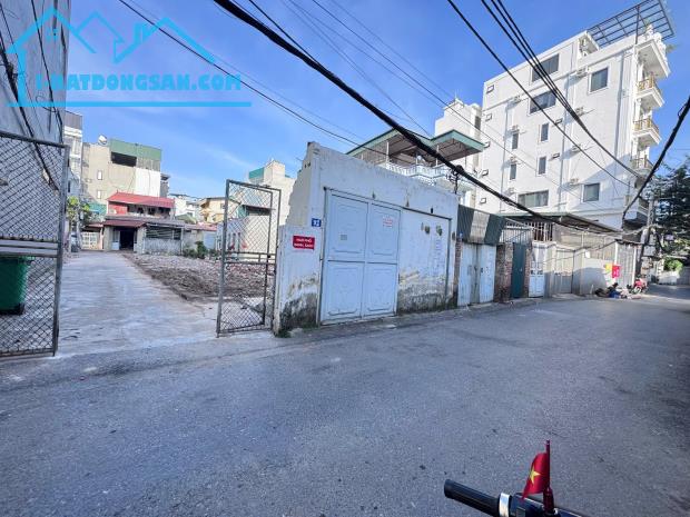 Đất đẹp hiếm đường ô tô giá hợp lý ngõ Phố Trạm DT 50m2 . Giá 10.5 tỷ