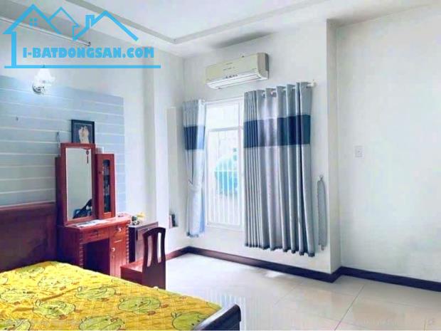 BÁN NHÀ ĐẸP SÁT HƯƠN.G LỘ 2 - COOPMAR.T - 4PN - ÔTÔ VÀO NGỦ - ( 4X13M )