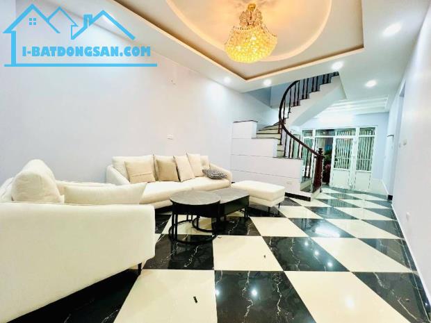 NHÀ ĐẸP PHỐ VIPP BA ĐÌNH - NGÕ THÔNG BA GÁC - 55M2 - GIÁ TỐT