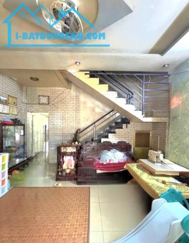 BÁN NHÀ CẠNH TỈN.H LỘ 10 - KHU TÊN LỬ.A - ( 5.3X20M )