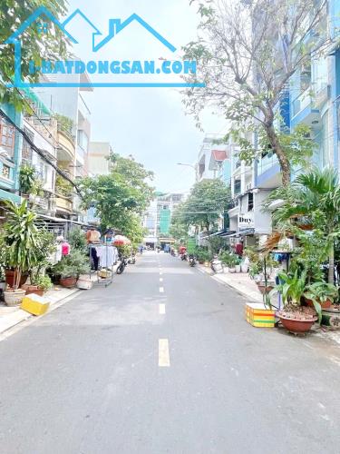 Bán nhà 4 tầng mặt tiền đường số gần chợ Phạm Thế Hiển P.4 Quận 8