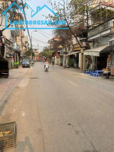 Bán gấp nhà mặt phố Phú Lương, 74m2, mặt tiền rộng 3.6m, vỉa hè, vị trí đẹp, kinh doanh,