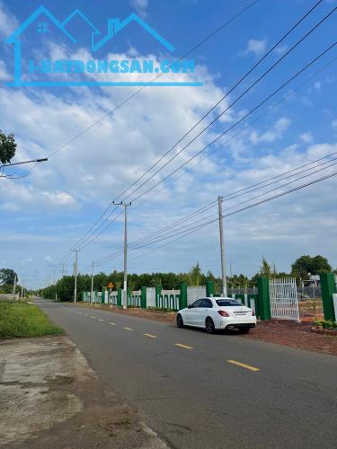 BÁN GẤP LÔ ĐẤT NGAY HỒ SUỐI MÔN ĐẤT ĐỎ TPHCM, 300M2 GIÁ 1TY200