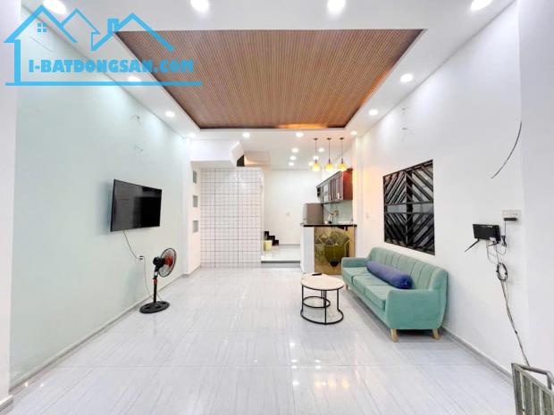 Bán nhà 2 lầu hẻm 4m đường Âu Dương Lân P.Chánh Hưng Quận 8