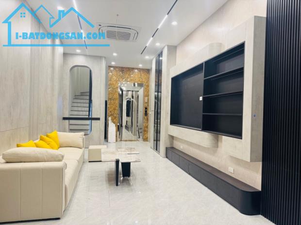NHÀ ĐẸP VIỆT HƯNG - 6 TẦNG THANG MÁY - GARAGE Ô TÔ- NỘI THẤT SANG TRỌNG