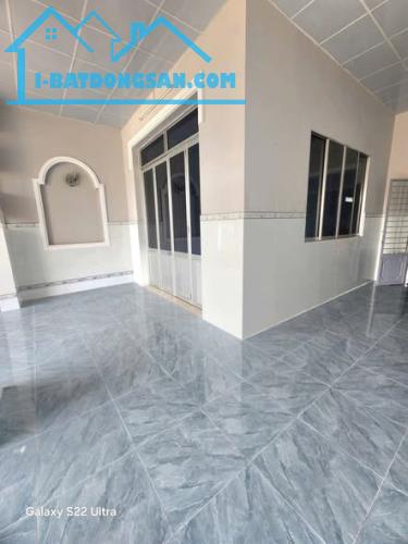 Bán nhà full thổ cư 190m2 cách Nguyễn Thị Định 50m.Gía 1,79 tỷ