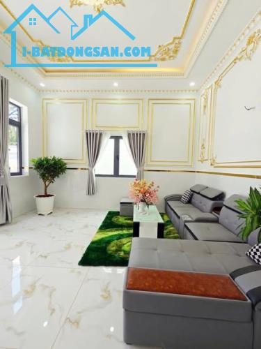 Bán căn biệt thự mặt tiền đường nhựa lộ Triền Đồng,phường Phú Tân.Gía 2,45 tỷ