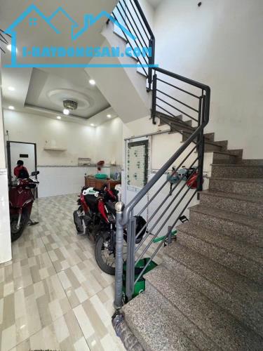 Bán nhà 4 Tầng có 5 phòng cho thuê TN 12 triệu/tháng- gần Ngã Tư Bình Thái,Phước Long B,Q9