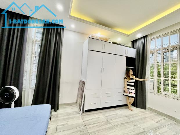 Bán nhà góc 2MT đường Số 32 KDC An Phú Hưng - Q7 - giá 26,5 tỷ