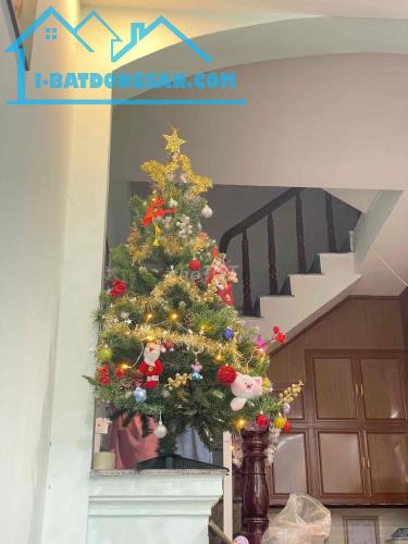 Tôi cần bán nhà ngõ Thống Nhất, HBT giá 9 tỷ, 40m2x5T, ở luôn, ẢNH THẬT