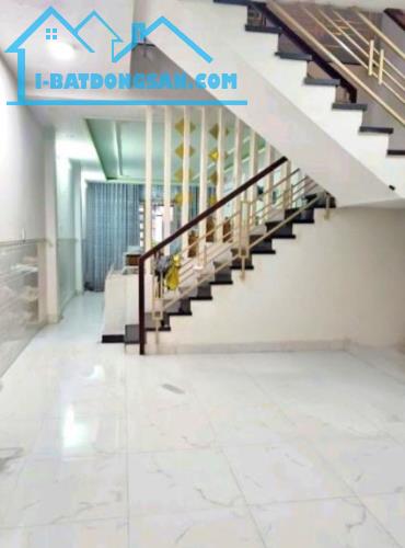 BÁN NHÀ CẠNH LÊ VĂN QUỚI - NGÃ TƯ 4 XÃ - HẺM XE HƠI g ( 5X18M )